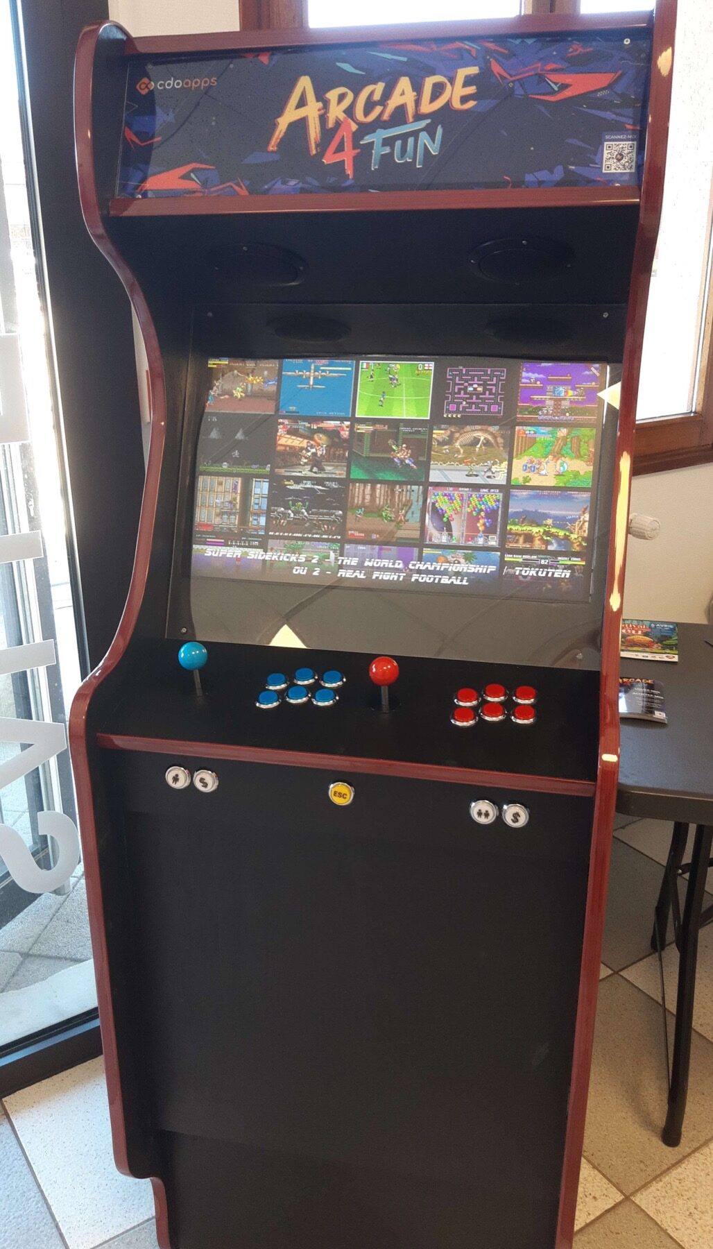 Borne d'arcade Arcade 4 Fun prête à jouer pour une location événementielle.